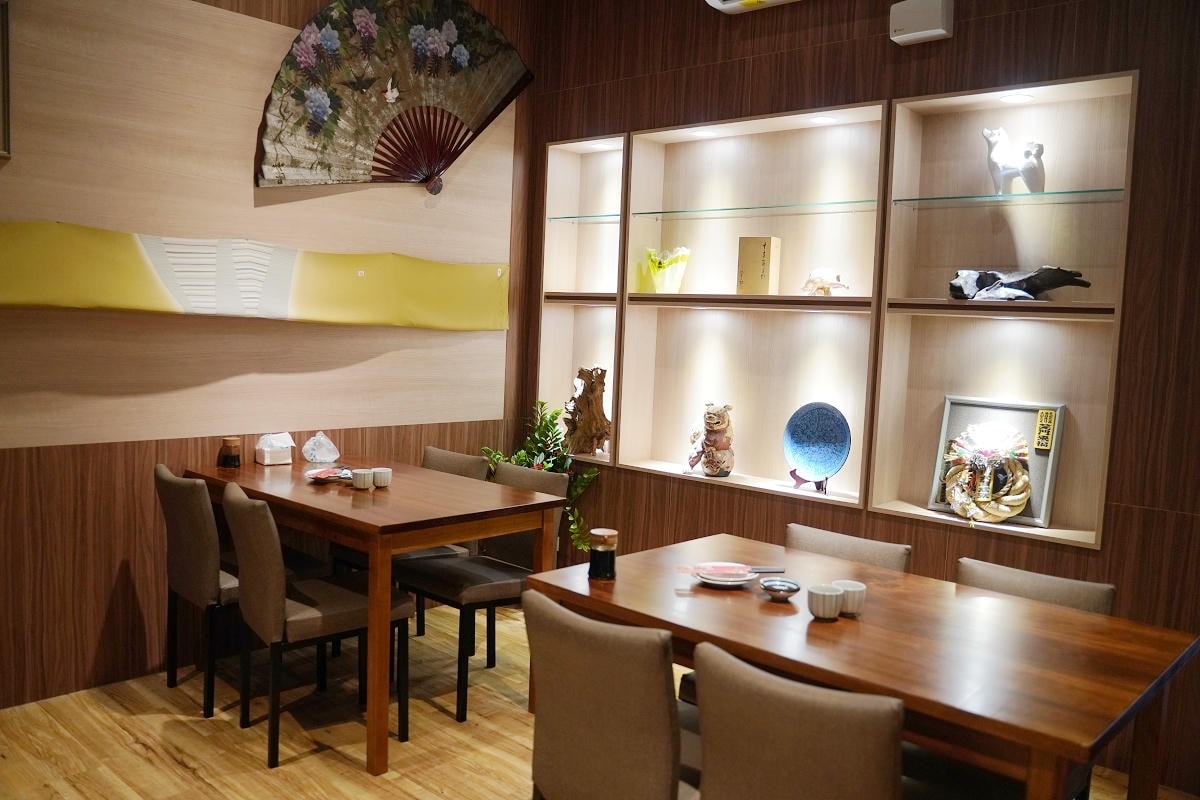 【小海童日式料理】青埔日式無菜單料理推薦 美味活體海鮮+季節時魚 慶生聚餐團體包廂吃飯首選