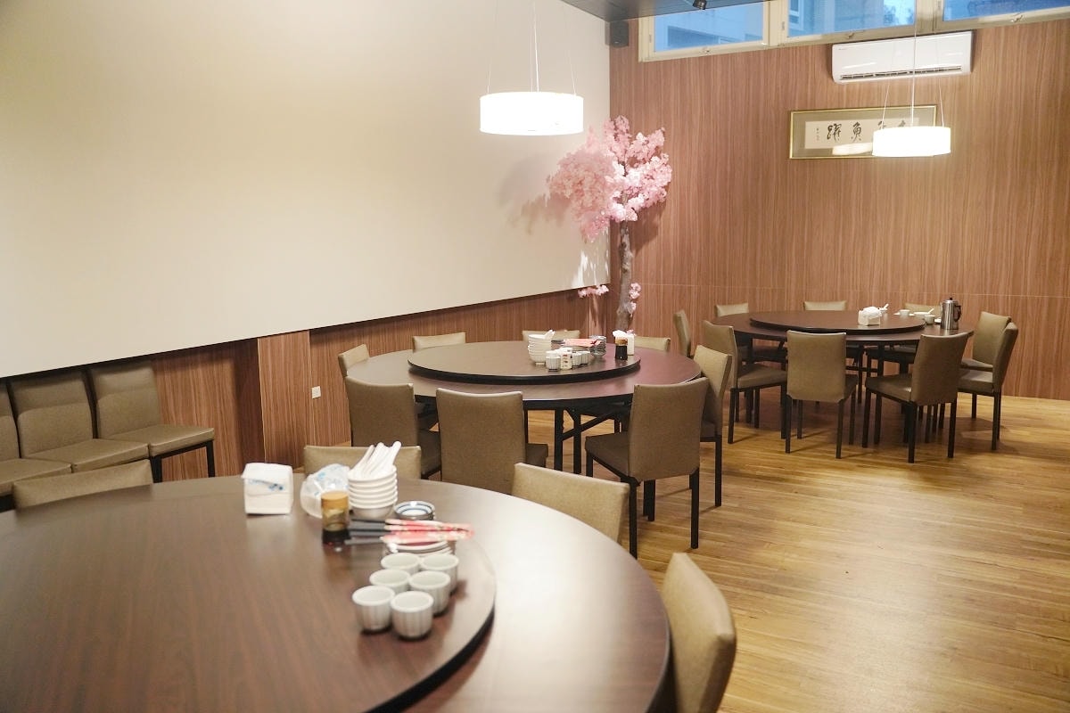 【小海童日式料理】青埔日式無菜單料理推薦 美味活體海鮮+季節時魚 慶生聚餐團體包廂吃飯首選