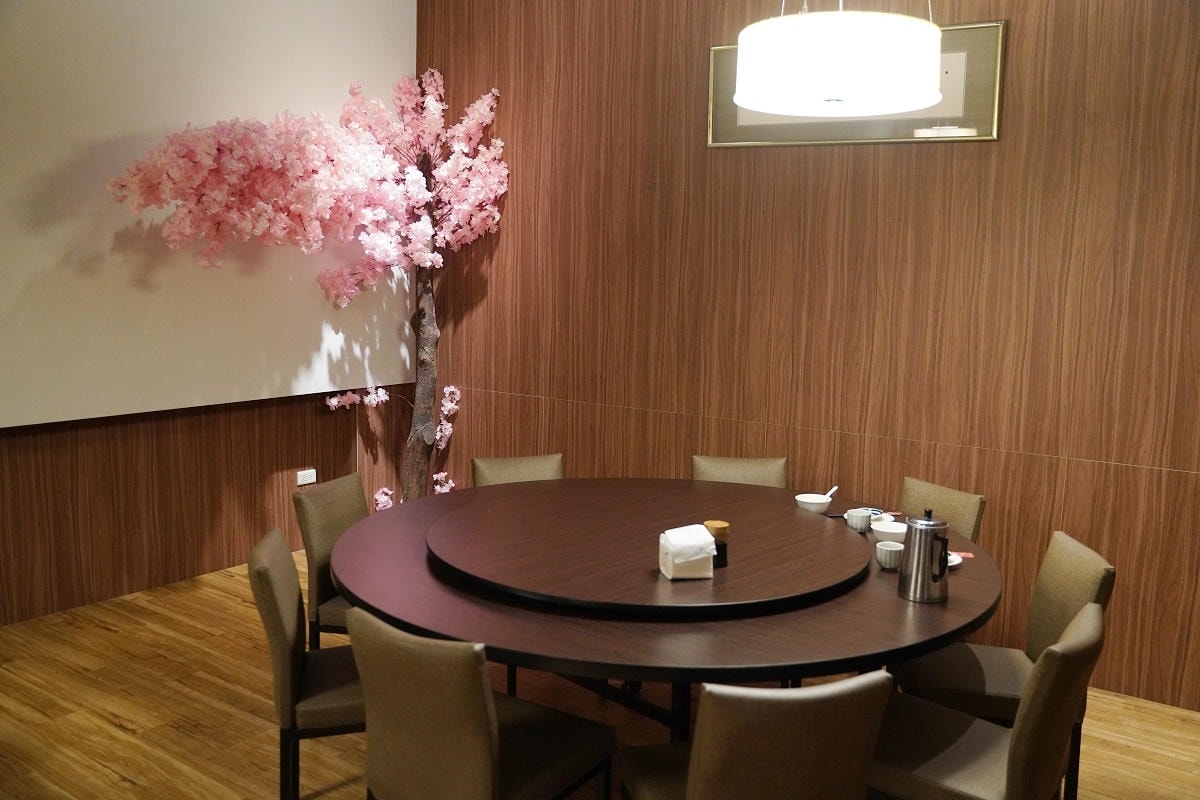【小海童日式料理】青埔日式無菜單料理推薦 美味活體海鮮+季節時魚 慶生聚餐團體包廂吃飯首選