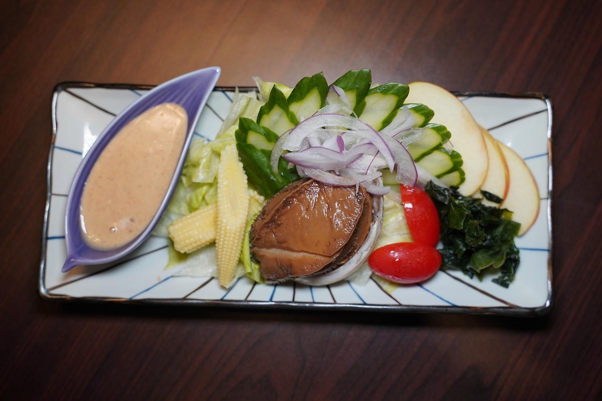 【小海童日式料理】青埔日式無菜單料理推薦 美味活體海鮮+季節時魚 慶生聚餐團體包廂吃飯首選