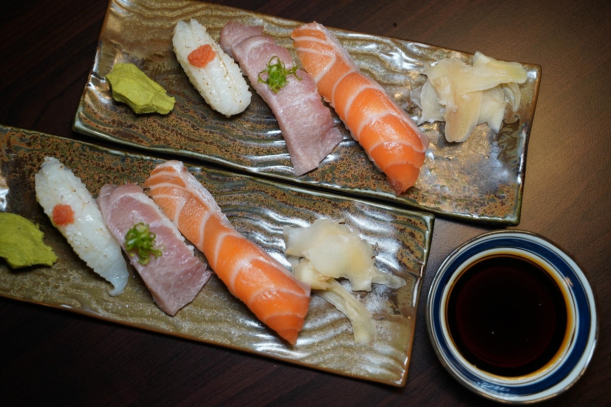 【小海童日式料理】青埔日式無菜單料理推薦 美味活體海鮮+季節時魚 慶生聚餐團體包廂吃飯首選