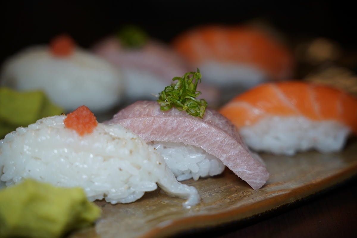 【小海童日式料理】青埔日式無菜單料理推薦 美味活體海鮮+季節時魚 慶生聚餐團體包廂吃飯首選