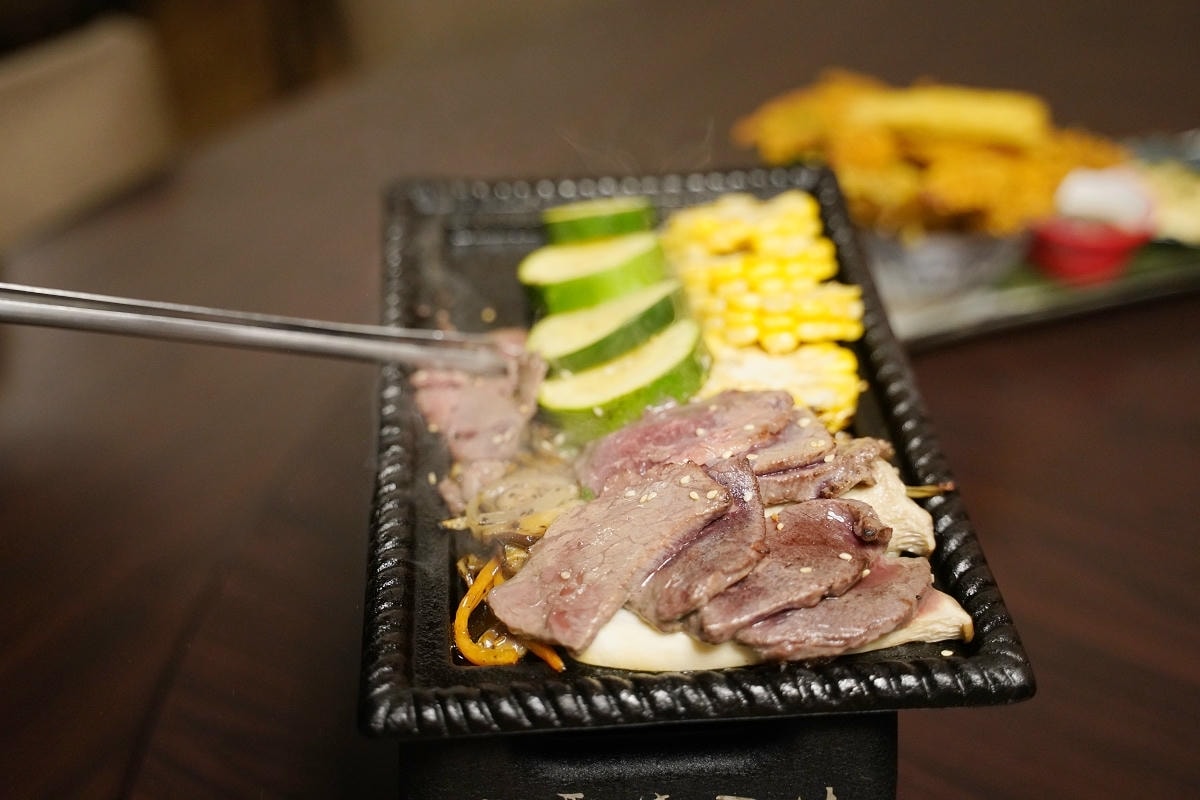 【小海童日式料理】青埔日式無菜單料理推薦 美味活體海鮮+季節時魚 慶生聚餐團體包廂吃飯首選