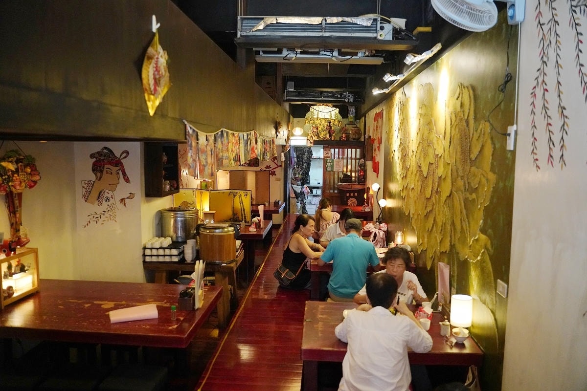 【小林英夫日本料理】台北萬華日式料理推薦 精緻平價日式美食 日式卡哇依裝飾/懷舊居酒屋風格 - 第4張圖 【小林英夫日本料理】台北萬華日式料理推薦 精緻平價日式美食 日式卡哇依裝飾/懷舊居酒屋風格
