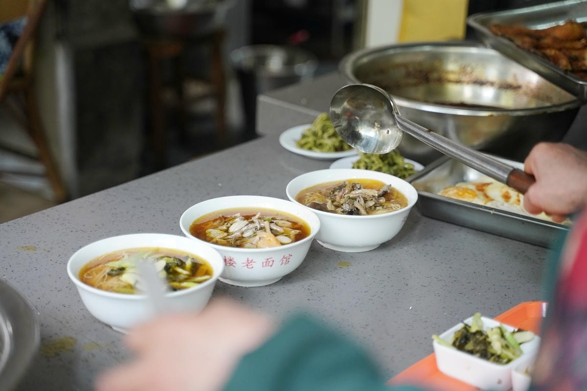 【興福望岳樓老麵館】蘇州常熟興福禪寺美食推薦 一柱清香一碗蕈油麵 常熟十大人氣麵館