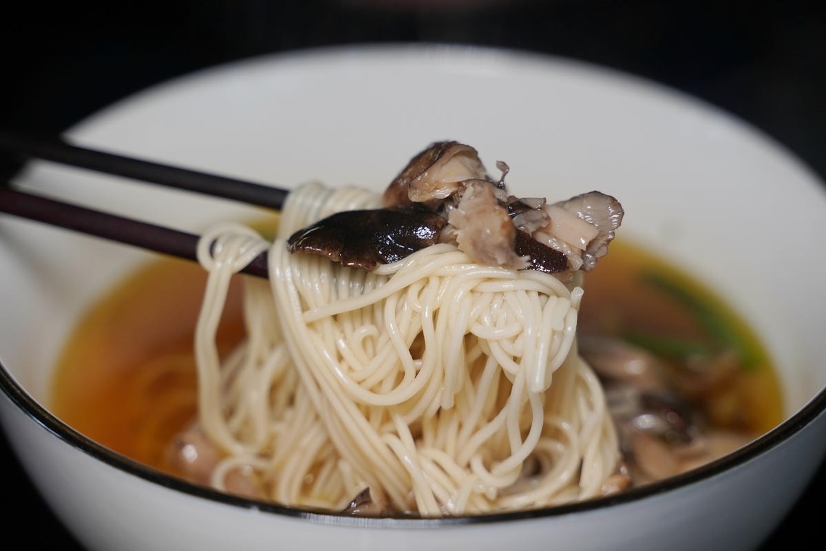 【興福望岳樓老麵館】蘇州常熟興福禪寺美食推薦 一柱清香一碗蕈油麵 常熟十大人氣麵館