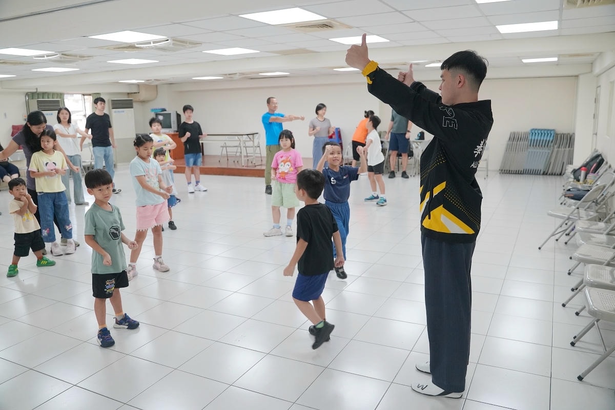 【臺北市運動知能系列課程心得分享】四大系列課程完全免費 集點免費兌換動能好禮 親子武術歡樂營 - 第6張圖 【臺北市運動知能系列課程心得分享】四大系列課程完全免費 集點免費兌換動能好禮 親子武術歡樂營