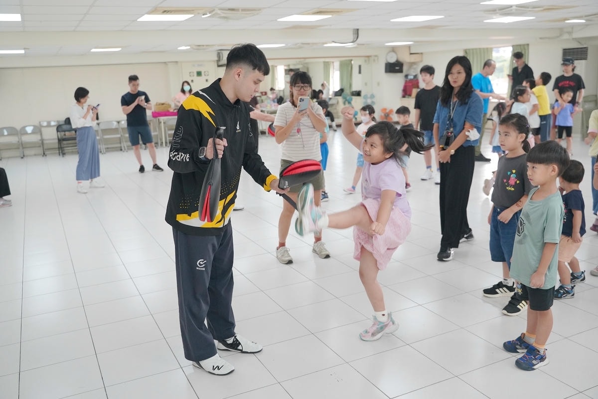 【臺北市運動知能系列課程心得分享】四大系列課程完全免費 集點免費兌換動能好禮 親子武術歡樂營 - 第13張圖 【臺北市運動知能系列課程心得分享】四大系列課程完全免費 集點免費兌換動能好禮 親子武術歡樂營