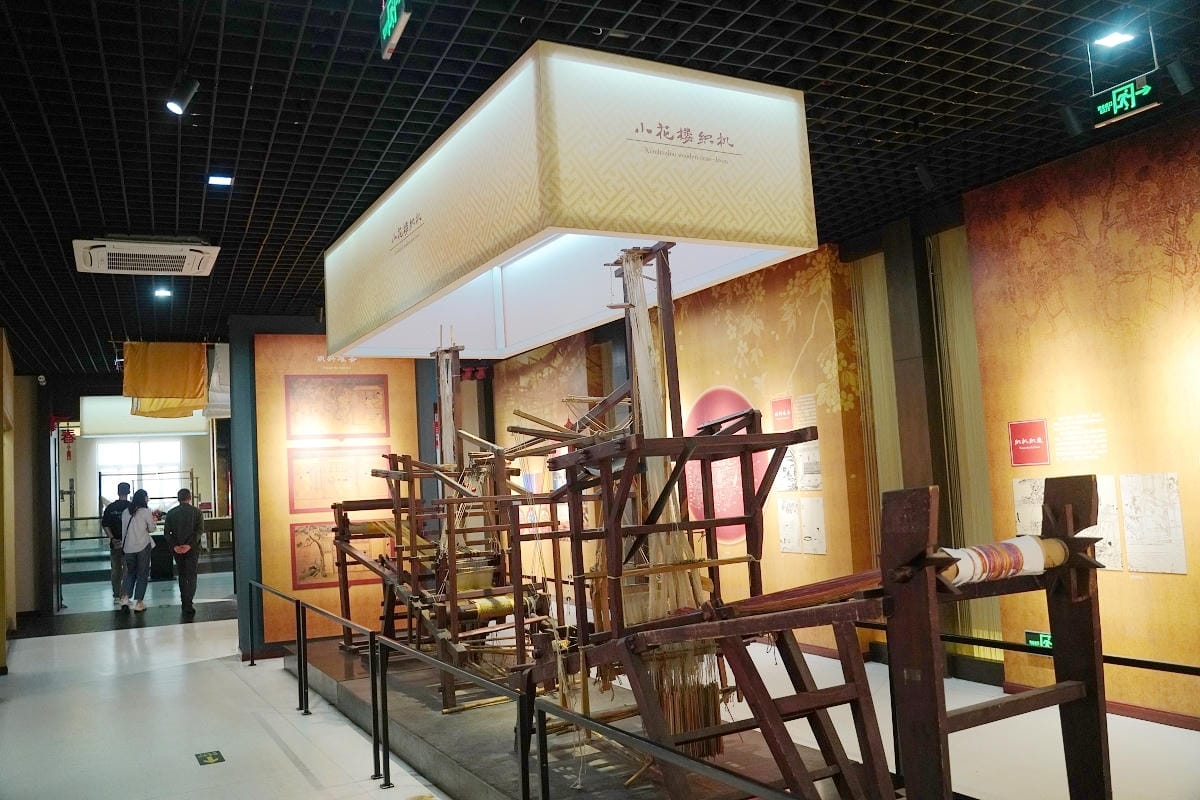 【南京雲錦博物館】中國唯一雲錦專業博物館 新金陵四十八景 雲錦妝花環形大花樓木織機現場展示