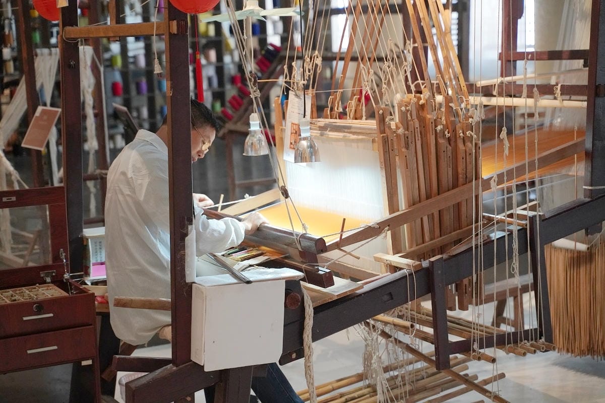 【南京雲錦博物館】中國唯一雲錦專業博物館 新金陵四十八景 雲錦妝花環形大花樓木織機現場展示