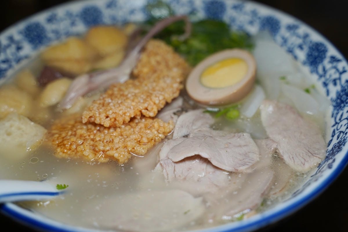 【小潘記鴨血粉絲湯】南京超人氣排隊小吃 江蘇省米其林指南美食推薦 慢火細熬老鴨湯醇鮮味美