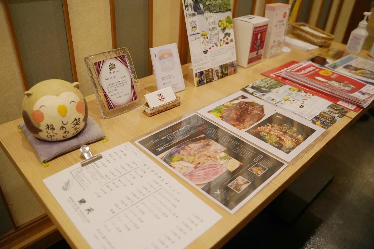 【深川蛯天】北海道深川美食推薦 開業於1962年深川老字號餐廳 招牌30公分巨無霸炸蝦必點 - 第4張圖 【深川蛯天】北海道深川美食推薦 開業於1962年深川老字號餐廳 招牌30公分巨無霸炸蝦必點