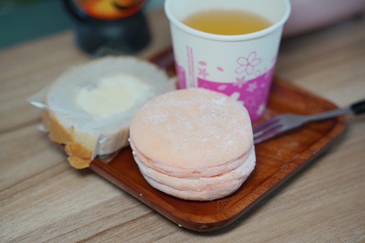 【小鄭伴守里甜點小舖】宜蘭蘇澳蛋糕推薦 美味生乳奶霜ㄉㄨㄞㄉㄨㄞ卷 在地人最愛水果生日蛋糕