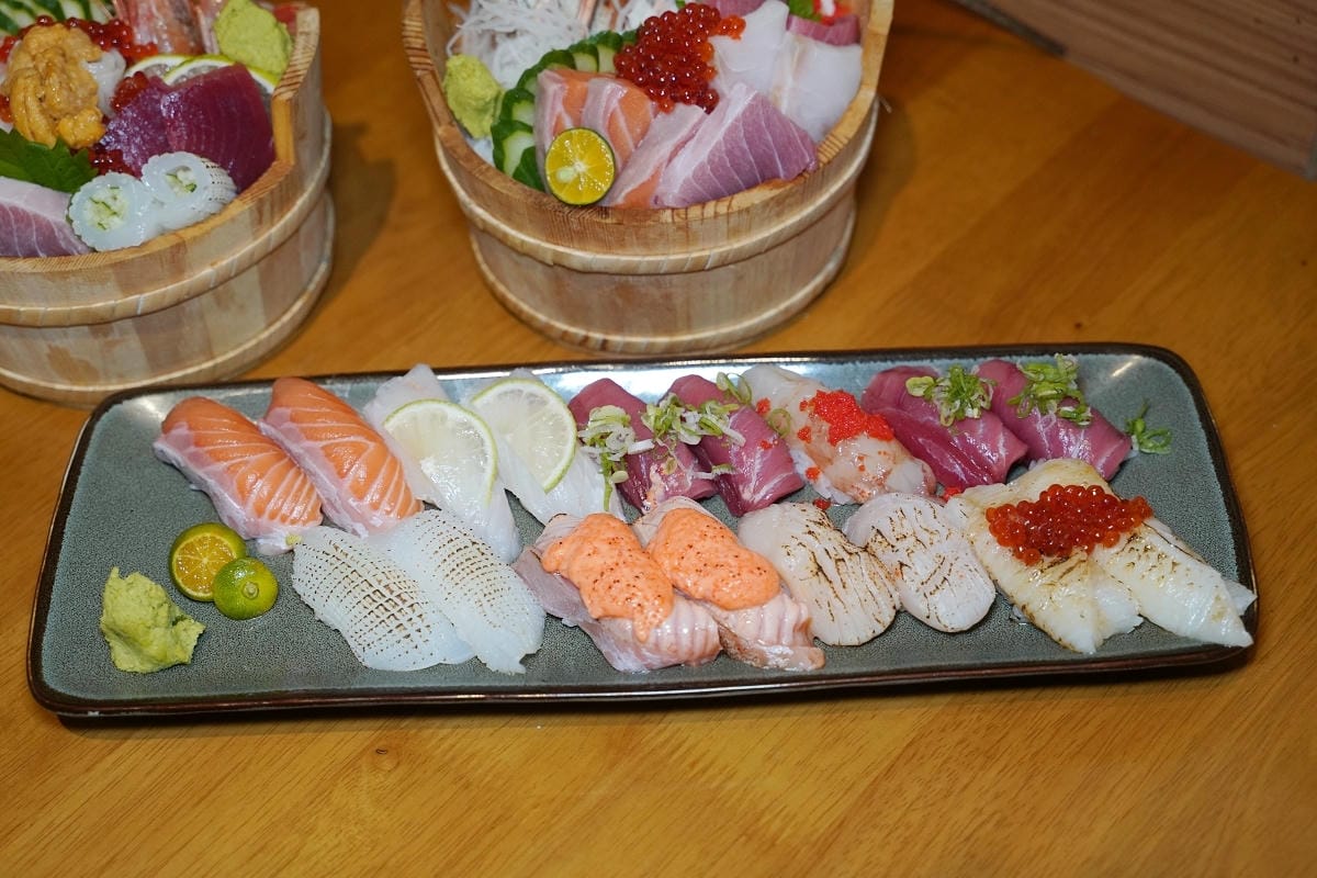 【魚金海鮮居食屋二訪】高CP值無菜單料理個人獨享套餐 超浮誇魚金海鮮木桶/豪華海鮮握壽司