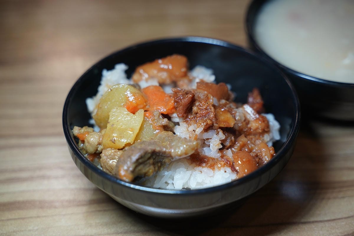 【孫東寶台式牛排教父桃園中山店】桃園市政府美食推薦 貴族30週年指定聯名餐送爽爽吃貨吊飾 - 第13張圖 【孫東寶台式牛排教父桃園中山店】桃園市政府美食推薦 貴族30週年指定聯名餐送爽爽吃貨吊飾