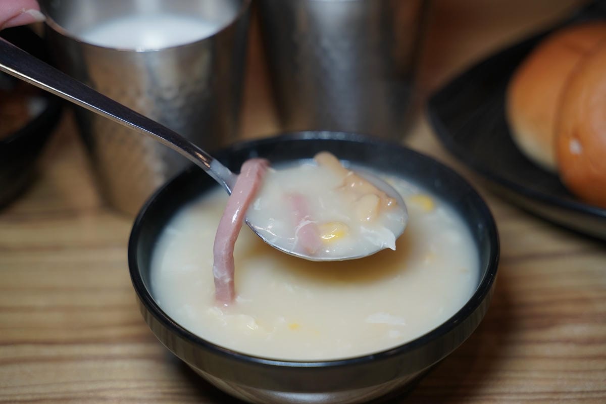 【孫東寶台式牛排教父桃園中山店】桃園市政府美食推薦 貴族30週年指定聯名餐送爽爽吃貨吊飾 - 第15張圖 【孫東寶台式牛排教父桃園中山店】桃園市政府美食推薦 貴族30週年指定聯名餐送爽爽吃貨吊飾