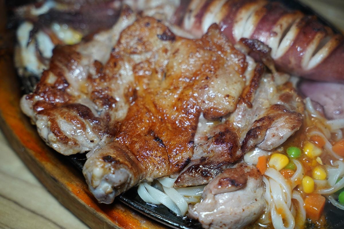 【孫東寶台式牛排教父桃園中山店】桃園市政府美食推薦 貴族30週年指定聯名餐送爽爽吃貨吊飾 - 第21張圖 【孫東寶台式牛排教父桃園中山店】桃園市政府美食推薦 貴族30週年指定聯名餐送爽爽吃貨吊飾