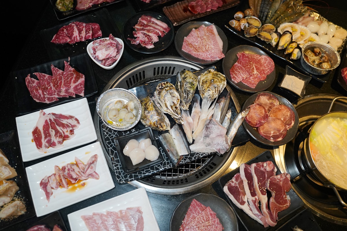 【匠夯日式無煙燒肉】桃園藝文特區燒肉吃到飽 專人桌邊剝蝦代烤超貼心 自助吧2.0全面升級