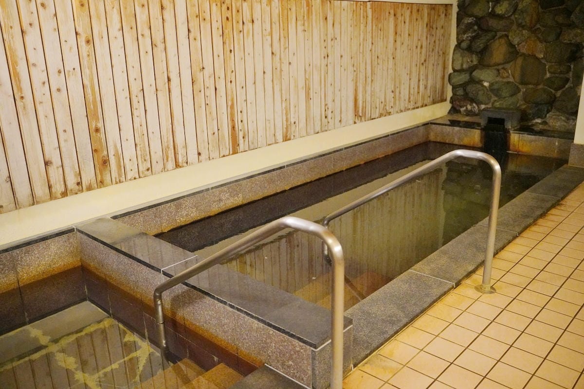 【占冠湯の沢溫泉森の四季】北海道富良野溫泉旅館推薦 一泊二食占冠村冷礦泉 特色鹿肉料理必嚐