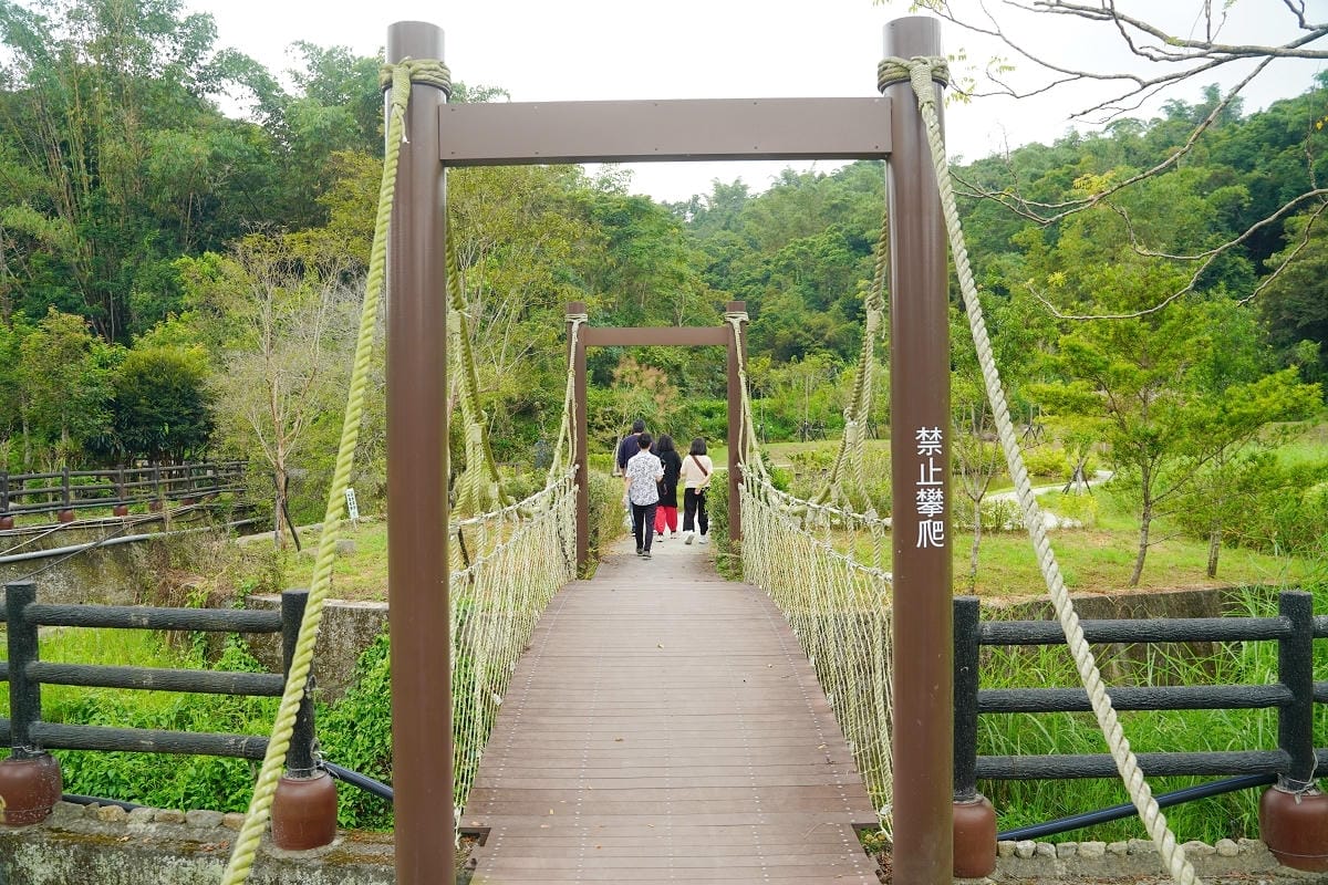 【漫心湖公園】南投魚池免費景點推薦 台版侏羅紀公園竹製暴龍超可愛 竹構藝術「呼吸」自然共生