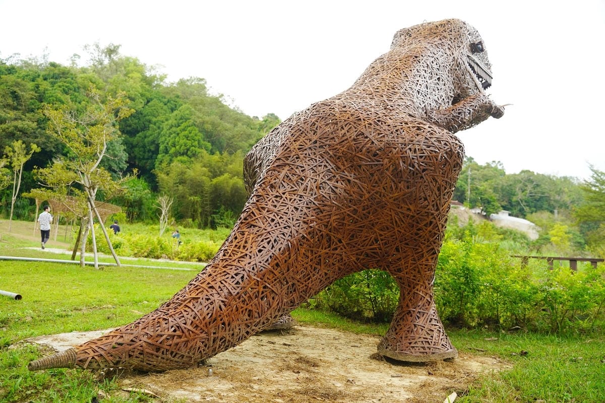 【漫心湖公園】南投魚池免費景點推薦 台版侏羅紀公園竹製暴龍超可愛 竹構藝術「呼吸」自然共生