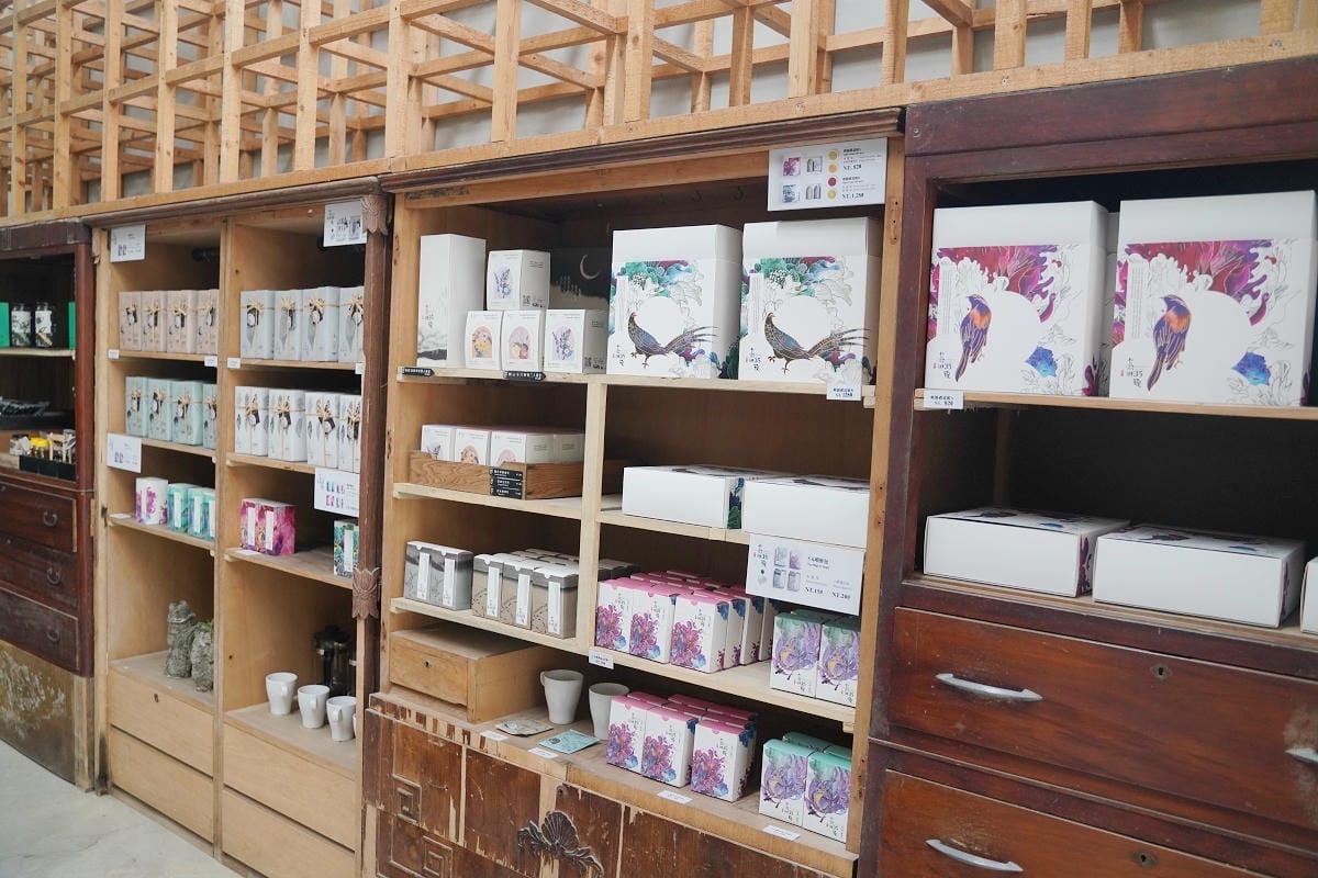 【空氣圖書館 AIR LIBRARY】嘉義梅山太平免費網美景點 滿室綠意蕨類植物+文創商品 - 第4張圖 【空氣圖書館 AIR LIBRARY】嘉義梅山太平免費網美景點 滿室綠意蕨類植物+文創商品