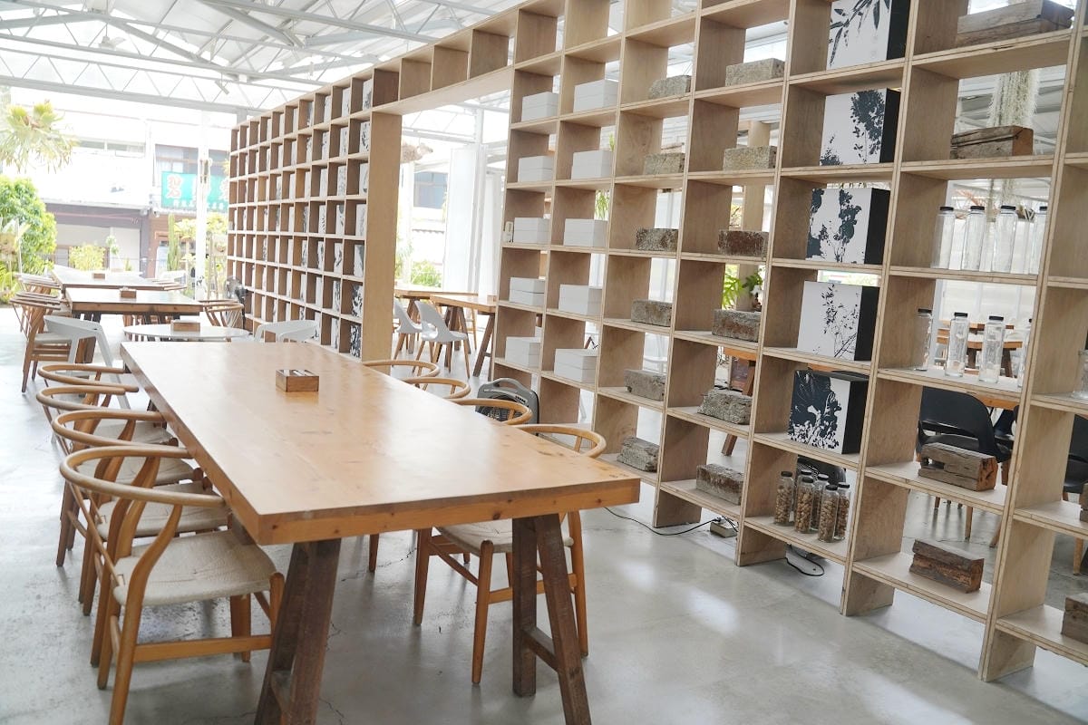 【空氣圖書館 AIR LIBRARY】嘉義梅山太平免費網美景點 滿室綠意蕨類植物+文創商品