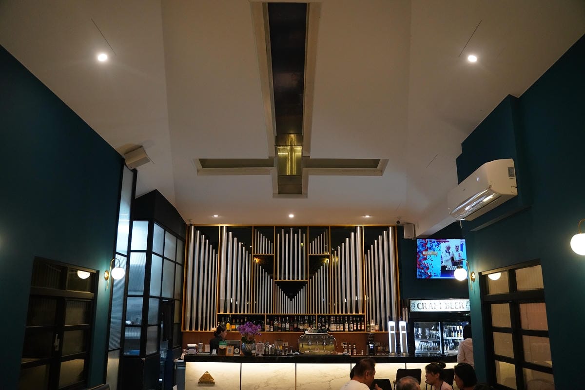 【癮食聖堂】桃園龍岡忠貞新村文化園區美食餐廳推薦 龍岡最老基督教堂化身創意料理雲式餐酒館 - 第4張圖 【癮食聖堂】桃園龍岡忠貞新村文化園區美食餐廳推薦 龍岡最老基督教堂化身創意料理雲式餐酒館
