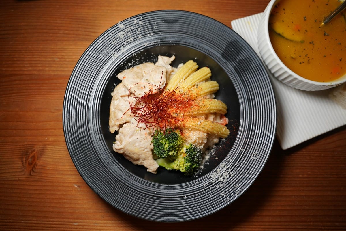 【癮食聖堂】桃園龍岡忠貞新村文化園區美食餐廳推薦 龍岡最老基督教堂化身創意料理雲式餐酒館 - 第19張圖 【癮食聖堂】桃園龍岡忠貞新村文化園區美食餐廳推薦 龍岡最老基督教堂化身創意料理雲式餐酒館