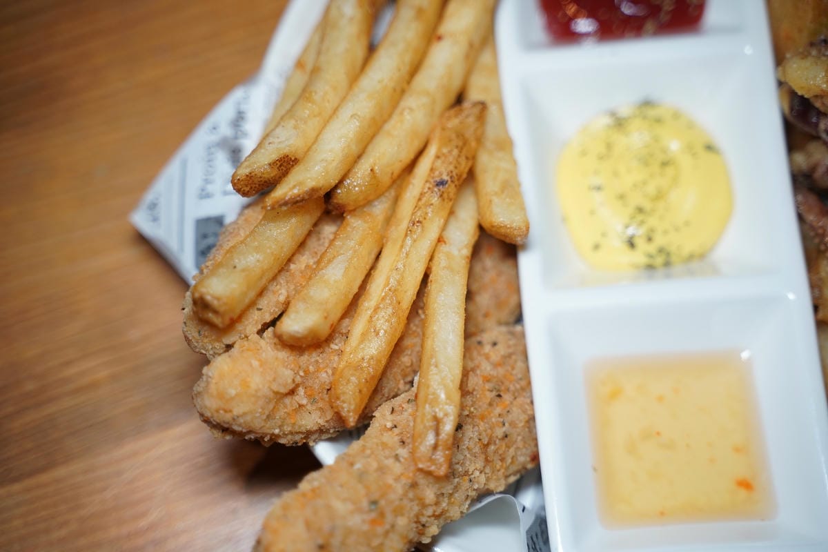 【癮食聖堂】桃園龍岡忠貞新村文化園區美食餐廳推薦 龍岡最老基督教堂化身創意料理雲式餐酒館 - 第26張圖 【癮食聖堂】桃園龍岡忠貞新村文化園區美食餐廳推薦 龍岡最老基督教堂化身創意料理雲式餐酒館