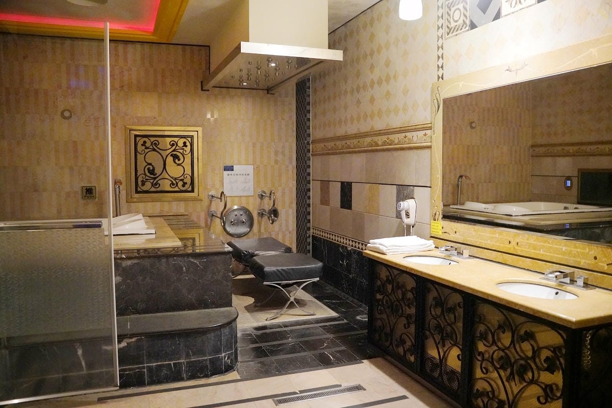 【七星國際汽車旅館】內壢汽車旅館推薦 2000坪數十間精品客房 大型氣泡按摩浴缸頂級SPA