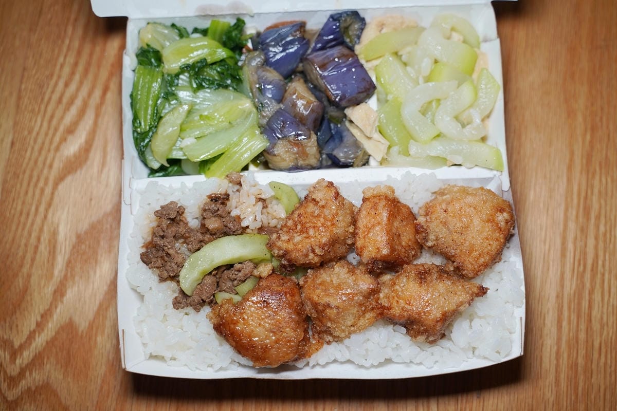 【享食便當專賣店】內壢外帶便當專門店推薦 八九美食廣場內 好吃必點招牌鹹酥雞飯/酥炸雞腿飯