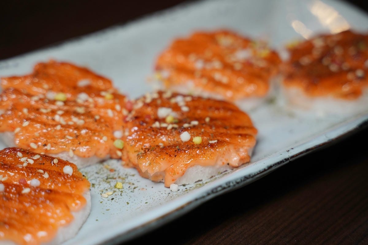 【吳桑深夜食堂】中壢南園二路宵夜 露天日料海鮮產地直送 美味必點螃蟹痛風鍋/深夜爆蝦炒飯
