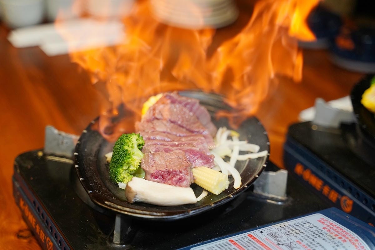【吳桑深夜食堂】中壢南園二路宵夜 露天日料海鮮產地直送 美味必點螃蟹痛風鍋/深夜爆蝦炒飯