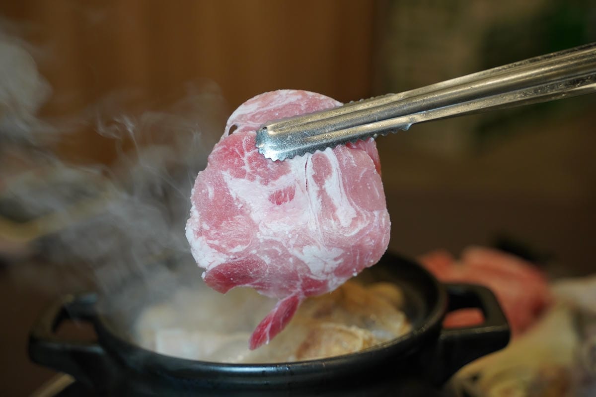 【熊霸羊肉爐】中壢羊肉爐推薦 真正炭火陶鍋香氣四溢火力足 內用套餐真材實料羊腳筋羊大骨必吃
