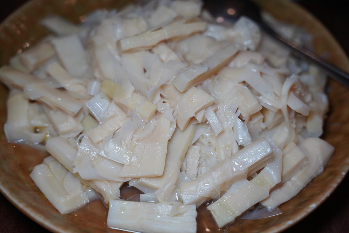 【南庄老金龍飯店】創立於民國五十二年 傳統客家菜/食福裁縫車四方桌 高CP值平安套餐份量足