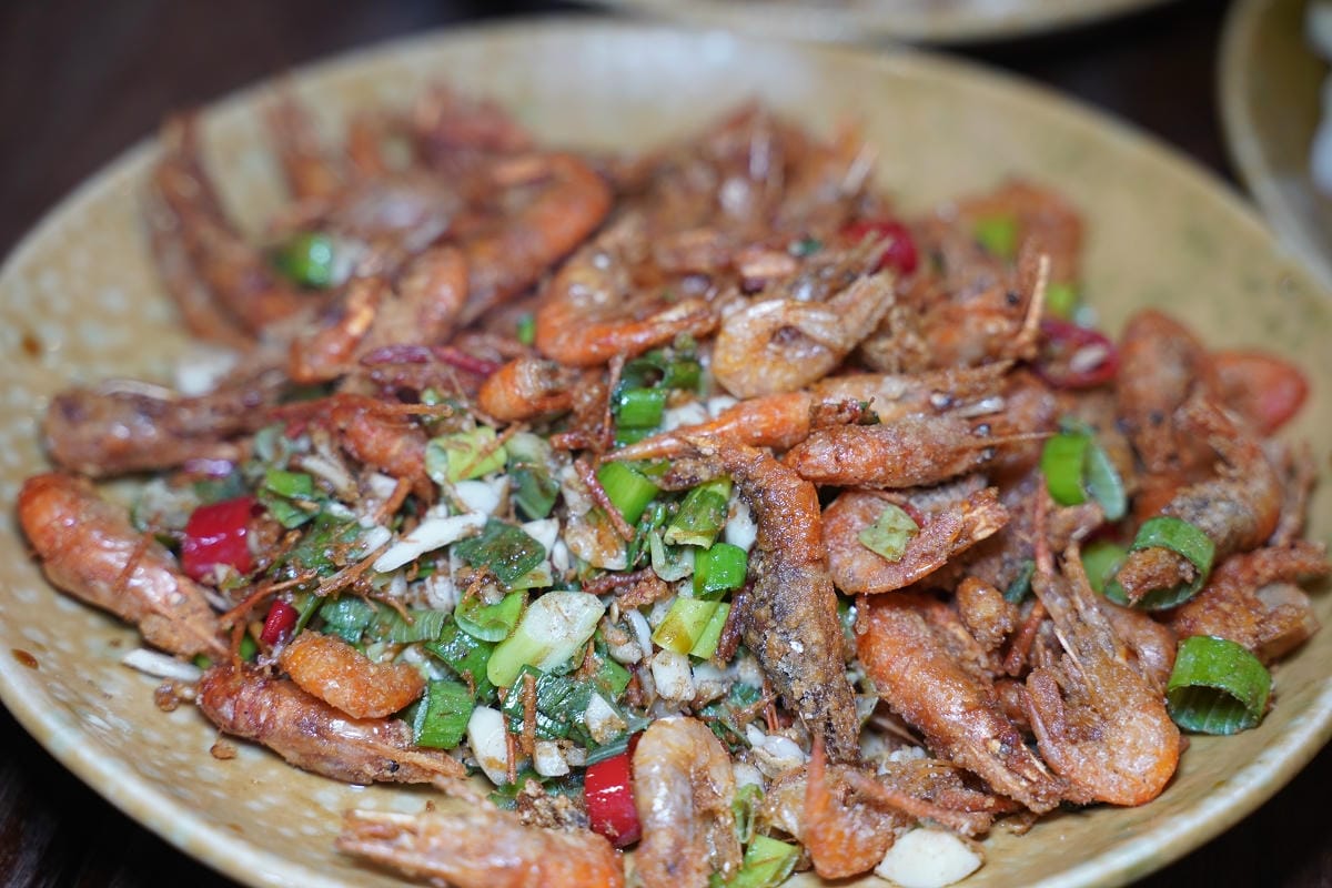 【南庄老金龍飯店】創立於民國五十二年 傳統客家菜/食福裁縫車四方桌 高CP值平安套餐份量足