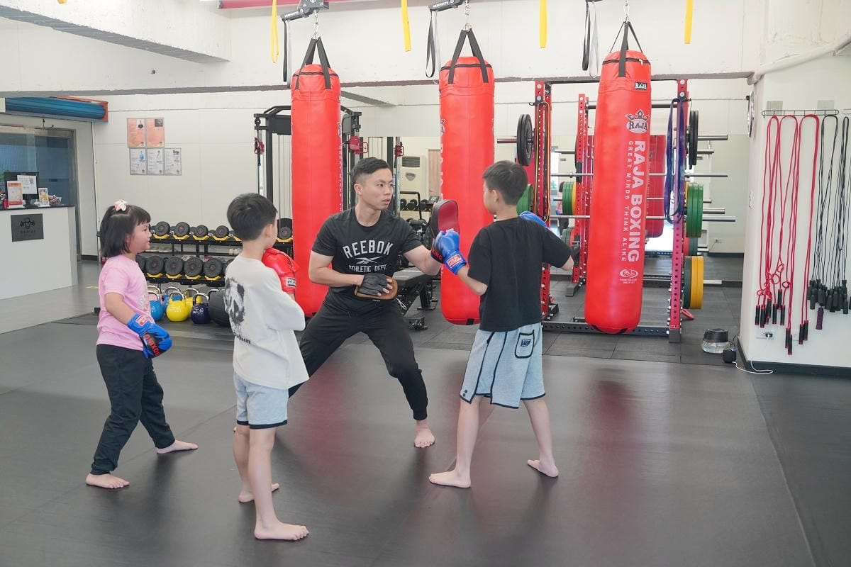 【Customfit客美健身】桃園兒童運動課程推薦 兒童拳擊課程 強化體能/提升專注力