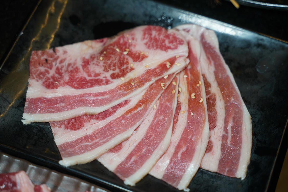 【匠夯日式無煙燒肉】桃園藝文特區燒肉吃到飽 專人桌邊剝蝦代烤超貼心 自助吧2.0全面升級