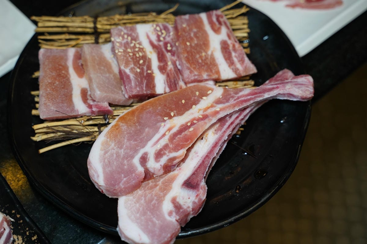 【匠夯日式無煙燒肉】桃園藝文特區燒肉吃到飽 專人桌邊剝蝦代烤超貼心 自助吧2.0全面升級