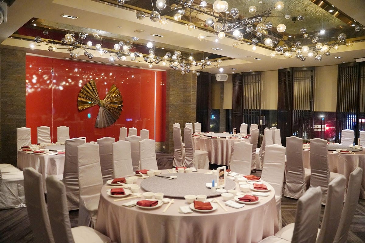 【尊爵大飯店 桃苑中餐廳】桃園藝文特區美食餐廳推薦 古典窗櫺雕繪高雅合宜 港式料理精緻合菜