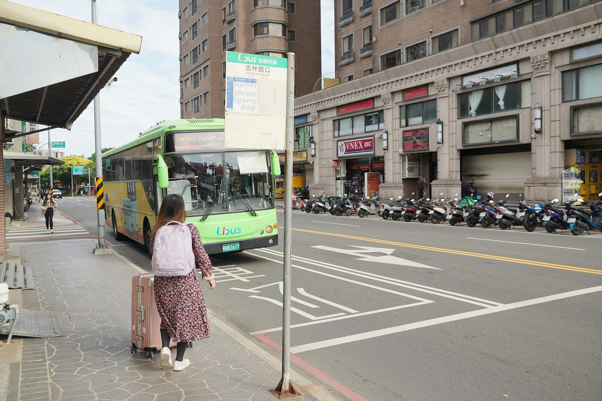 【統聯客運桃園市公車208路線】高鐵桃園站-內壢-八德 內壢來往桃園高鐵心得分享