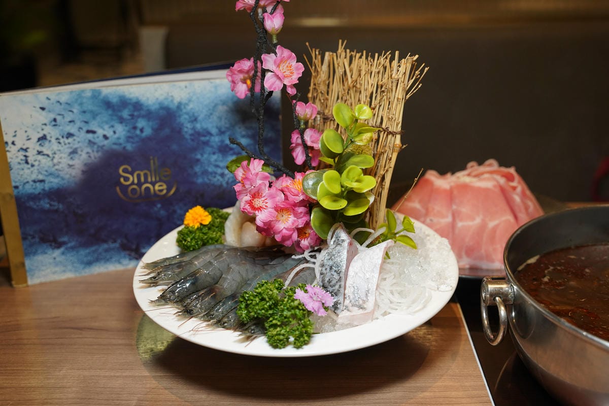 【Smile One 精緻涮涮鍋】高雄火鍋店推薦 30樓高空美景高雄約會餐廳首選 高雄福華大飯店