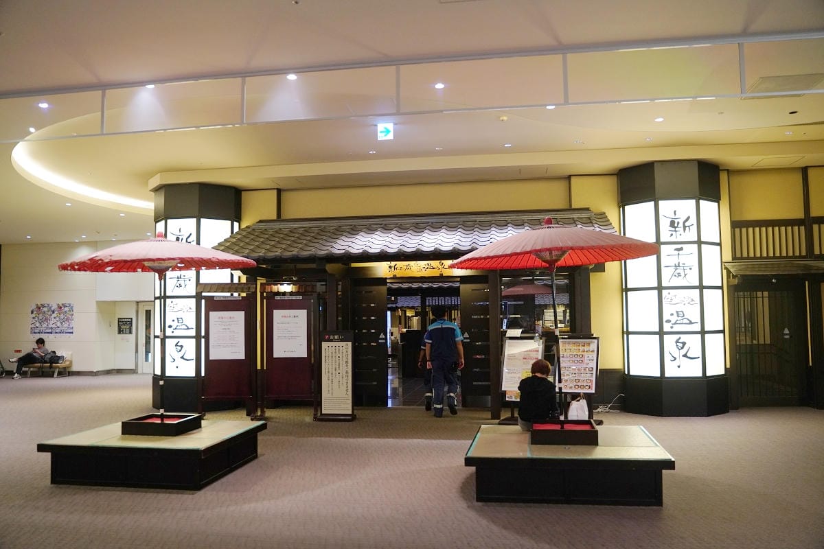 【北海道新千歲機場國內線航廈】超好逛四層樓商店街 餐廳/戲院/空港溫泉/鋼彈模型/初音未來 - 第20張圖 【北海道新千歲機場國內線航廈】超好逛四層樓商店街 餐廳/戲院/空港溫泉/鋼彈模型/初音未來
