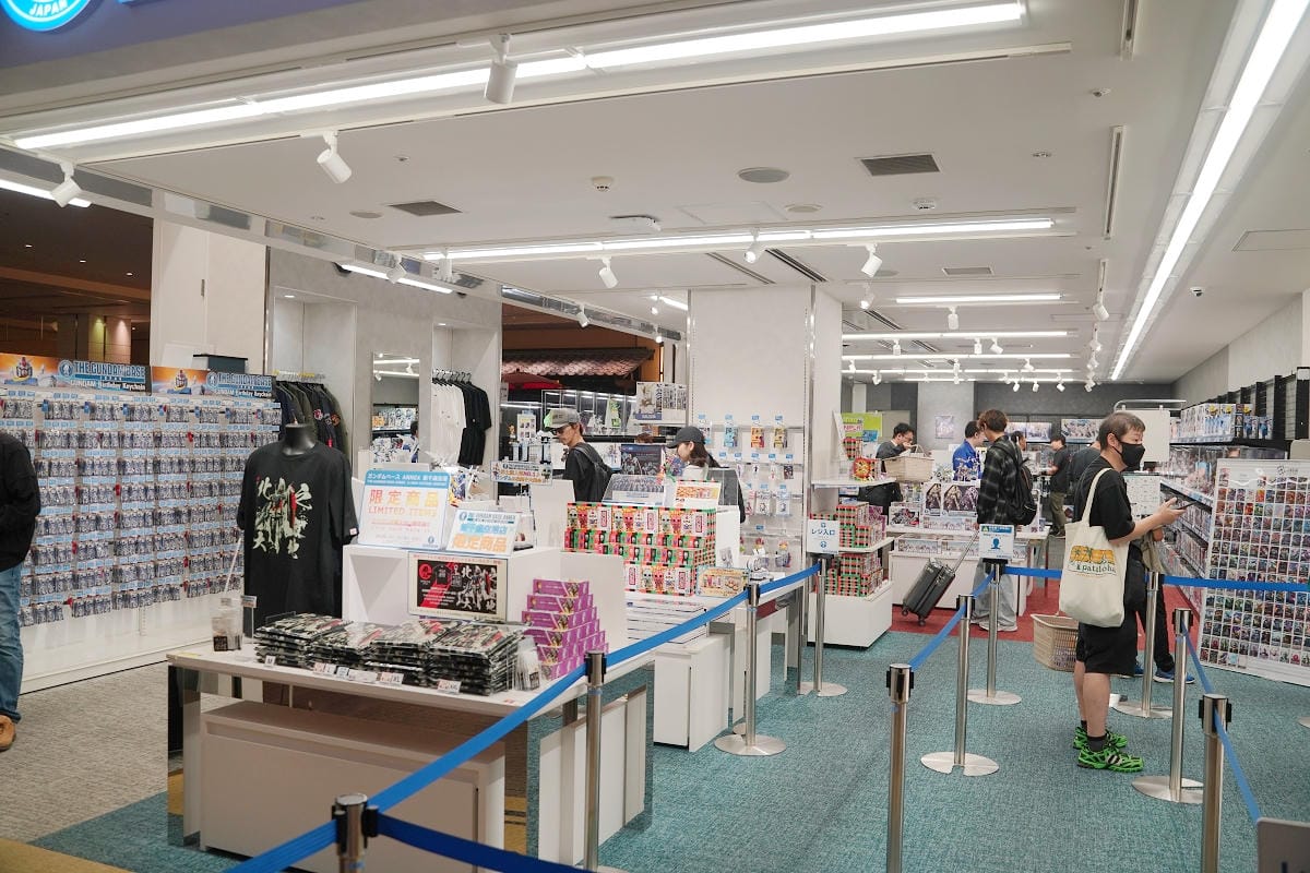 【北海道新千歲機場國內線航廈】超好逛四層樓商店街 餐廳/戲院/空港溫泉/鋼彈模型/初音未來 - 第23張圖 【北海道新千歲機場國內線航廈】超好逛四層樓商店街 餐廳/戲院/空港溫泉/鋼彈模型/初音未來