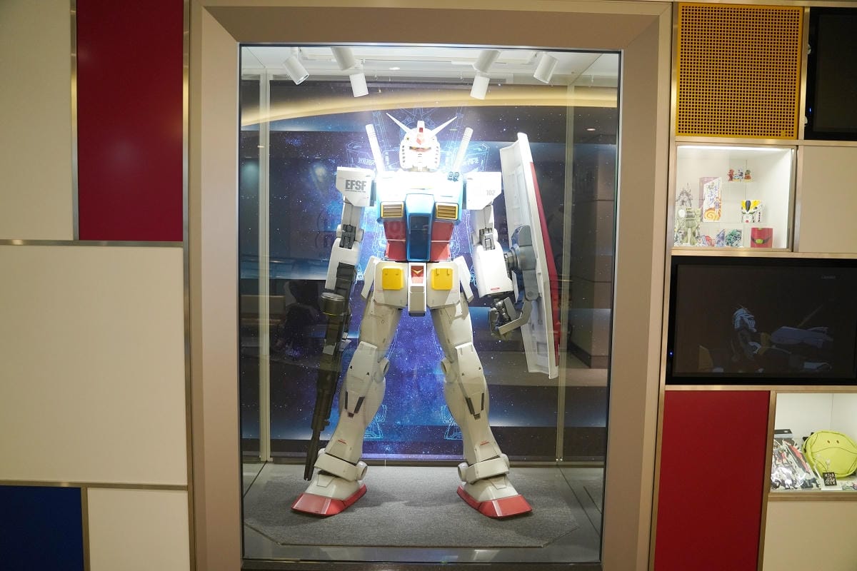 【北海道新千歲機場國內線航廈】超好逛四層樓商店街 餐廳/戲院/空港溫泉/鋼彈模型/初音未來 - 第24張圖 【北海道新千歲機場國內線航廈】超好逛四層樓商店街 餐廳/戲院/空港溫泉/鋼彈模型/初音未來