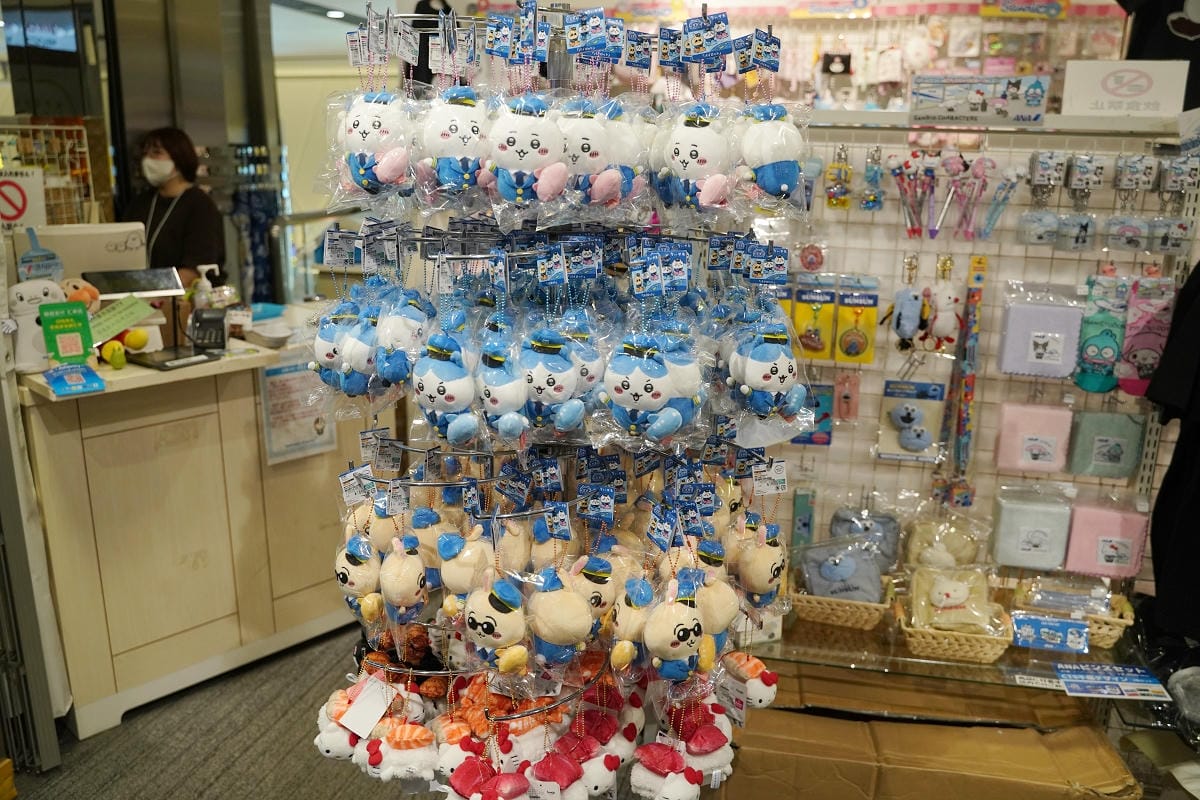 【北海道新千歲機場國內線航廈】超好逛四層樓商店街 餐廳/戲院/空港溫泉/鋼彈模型/初音未來 - 第34張圖 【北海道新千歲機場國內線航廈】超好逛四層樓商店街 餐廳/戲院/空港溫泉/鋼彈模型/初音未來