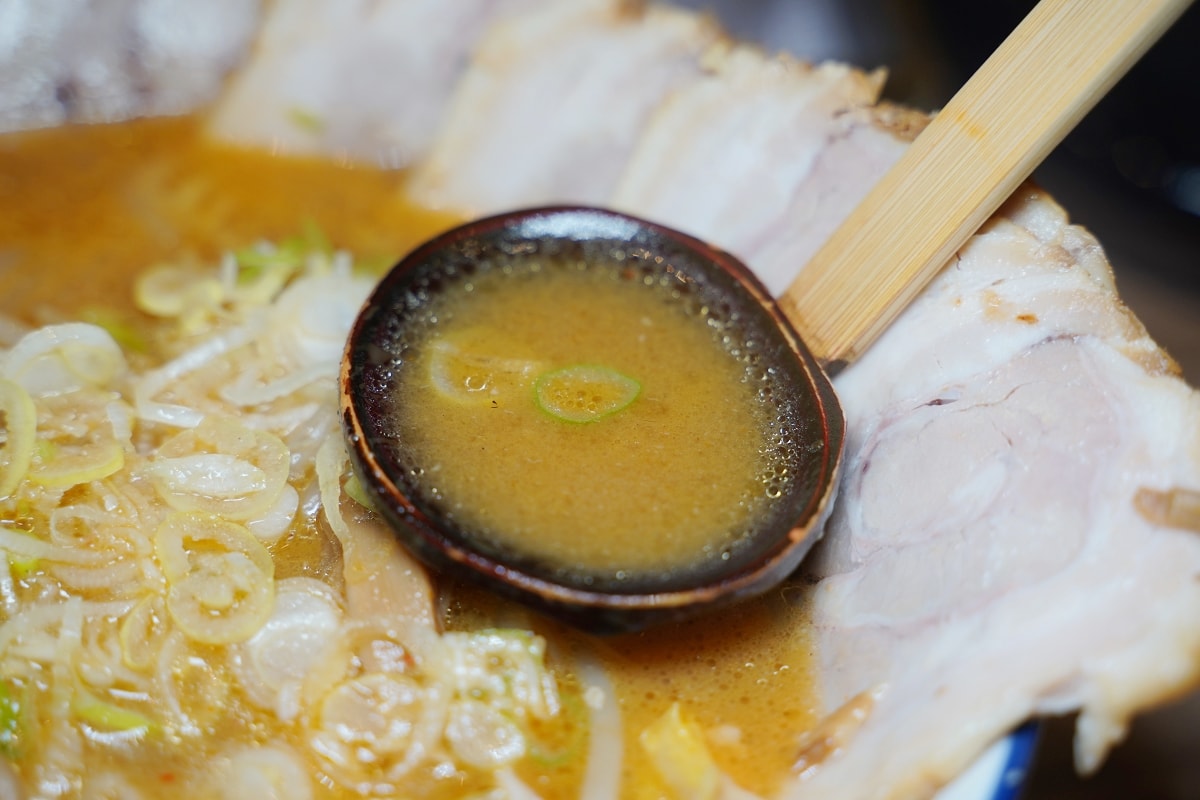 【札幌拉麵大心】新千歲機場國際線管制區內 北海道市場食堂街美食推薦 創立於1985年