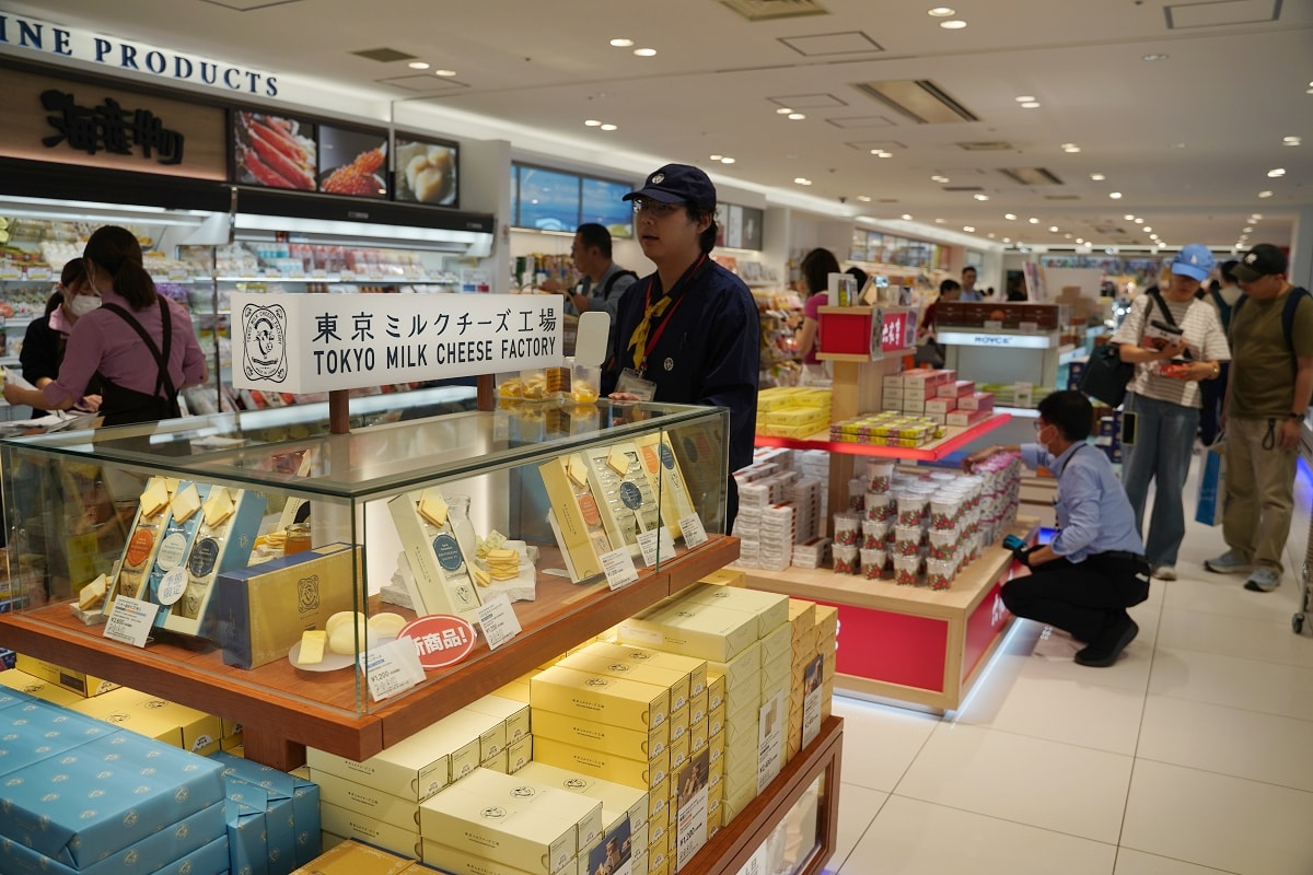 【北海道新千歲機場國際線航廈】超好買商店街日幣通通花光光 驚安殿堂/北海道市場食堂街/伴手禮