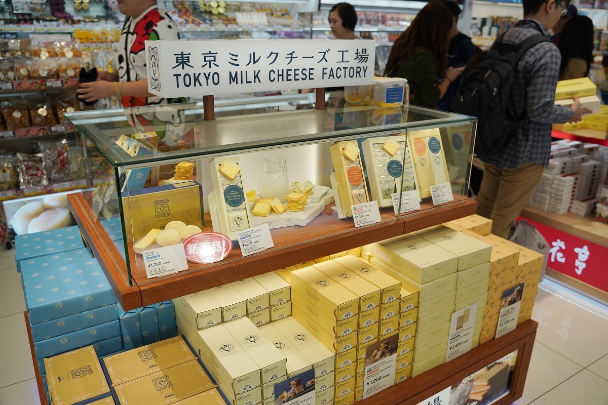 【北海道新千歲機場國際線航廈】超好買商店街日幣通通花光光 驚安殿堂/北海道市場食堂街/伴手禮